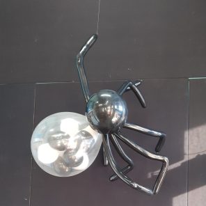 Spider balloon with dropping bouquet balloons