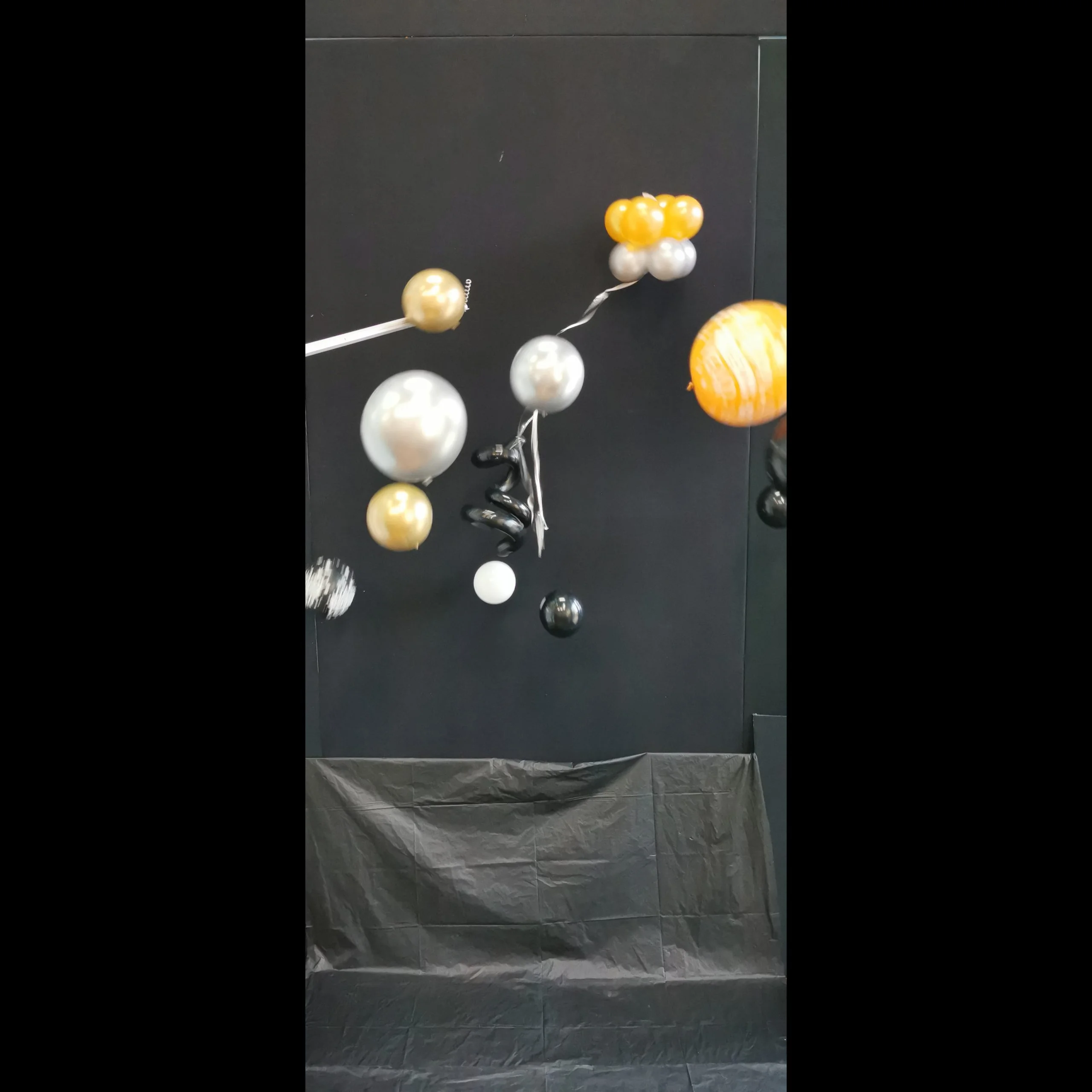 New Years Pop 'n' Drop Stuffed Balloon - Image 3